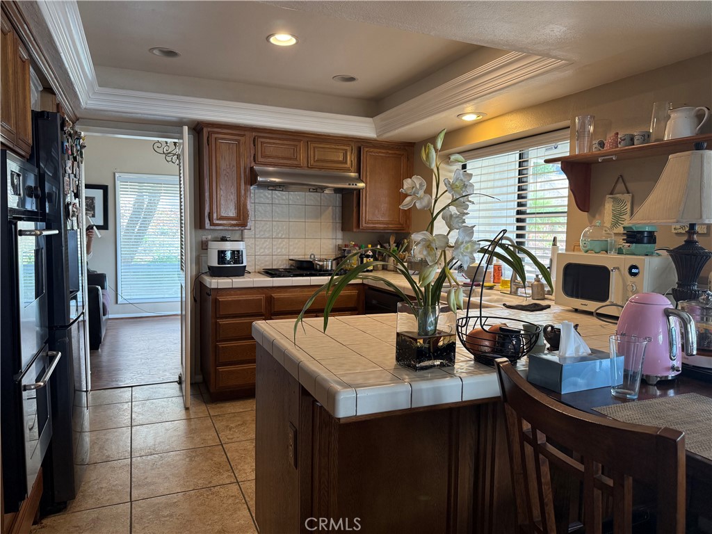 6087 Vineyard Avenue Property Photo 8