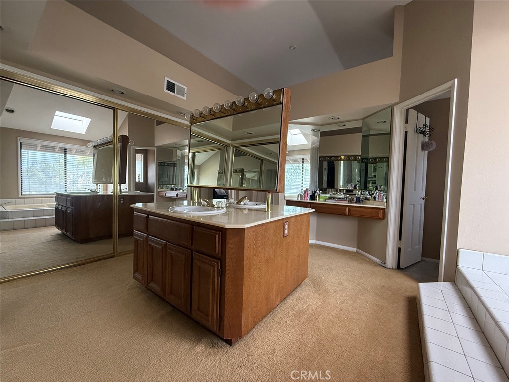 6087 Vineyard Avenue Property Photo 16