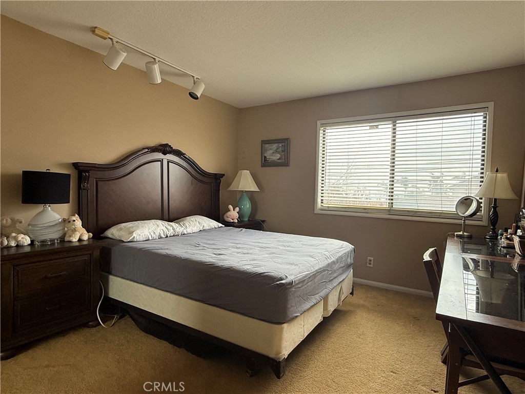 6087 Vineyard Avenue Property Photo 17