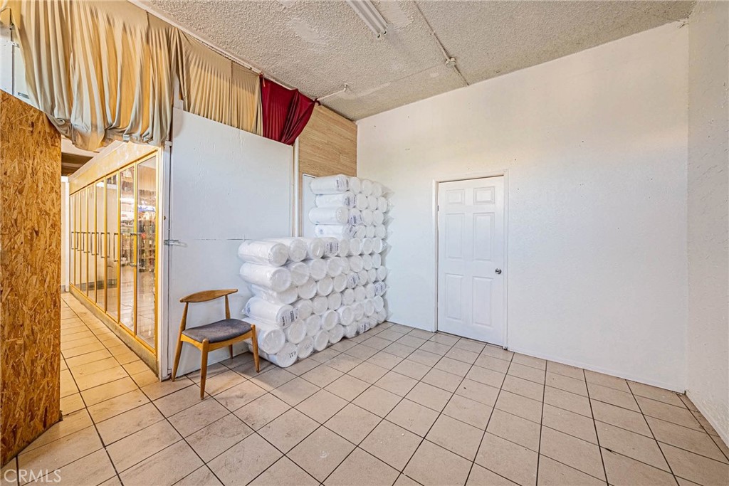 3703 Maple Avenue Property Photo 5