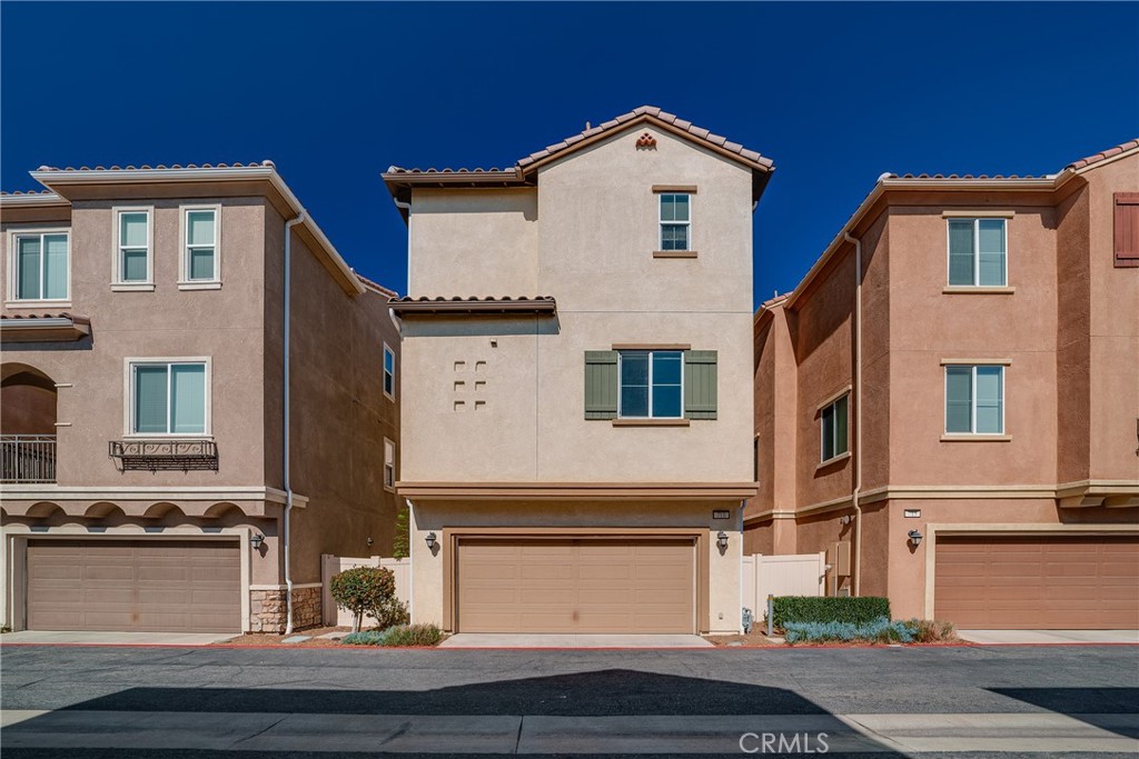 711 Banyan Way Property Photo