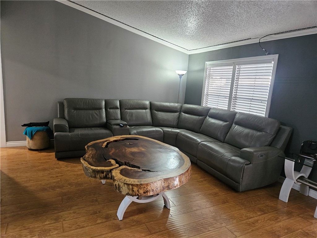 1025 S Riverside Avenue 112 Property Photo 6