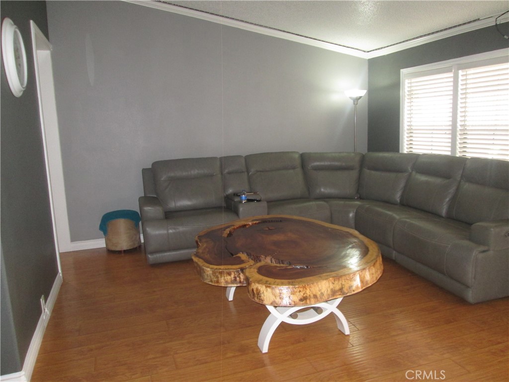 1025 S Riverside Avenue 112 Property Photo 7