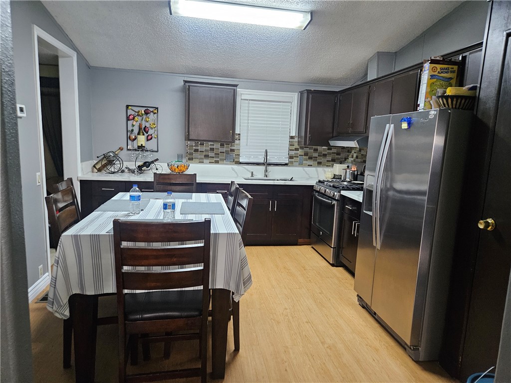 1025 S Riverside Avenue 112 Property Photo 13