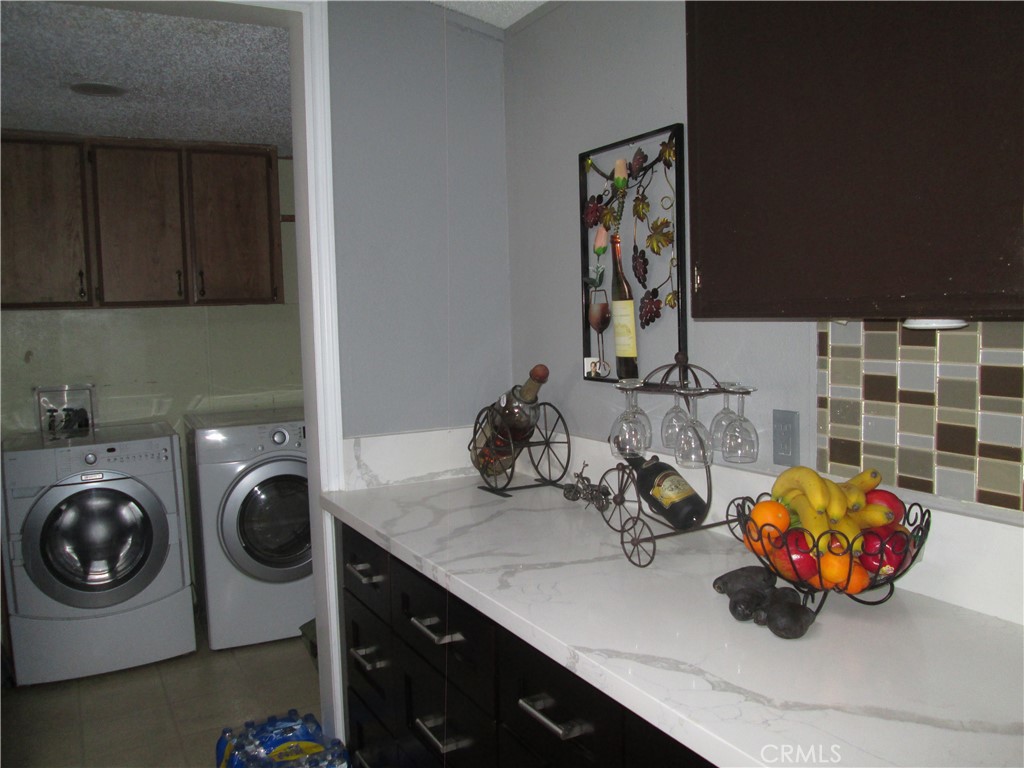 1025 S Riverside Avenue 112 Property Photo 19