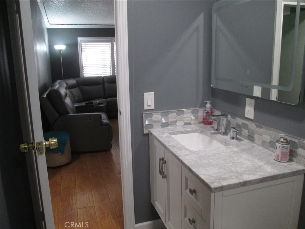 1025 S Riverside Avenue 112 Property Photo 34