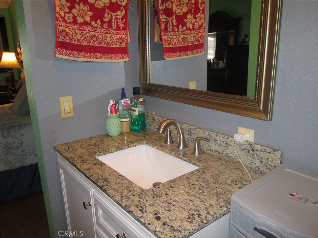 1025 S Riverside Avenue 112 Property Photo 43