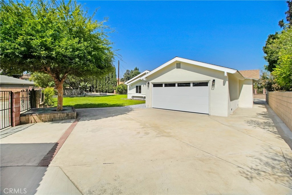 957 Coriolanus Drive Property Photo