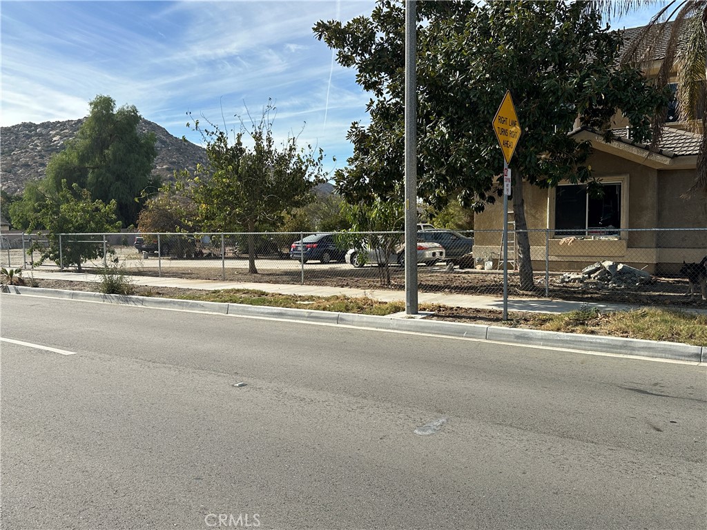 11250 Cypress Avenue Property Photo 4