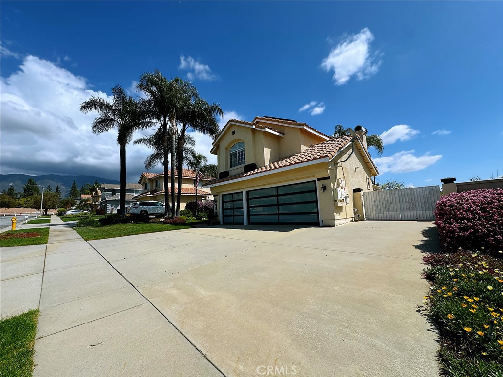 6789 Gilbert Place Property Photo 2