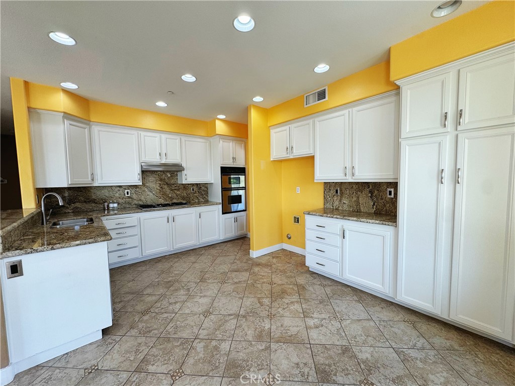 6789 Gilbert Place Property Photo 8
