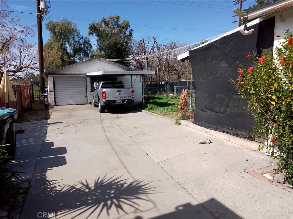 2694 N Arrowhead Ave Property Photo 2