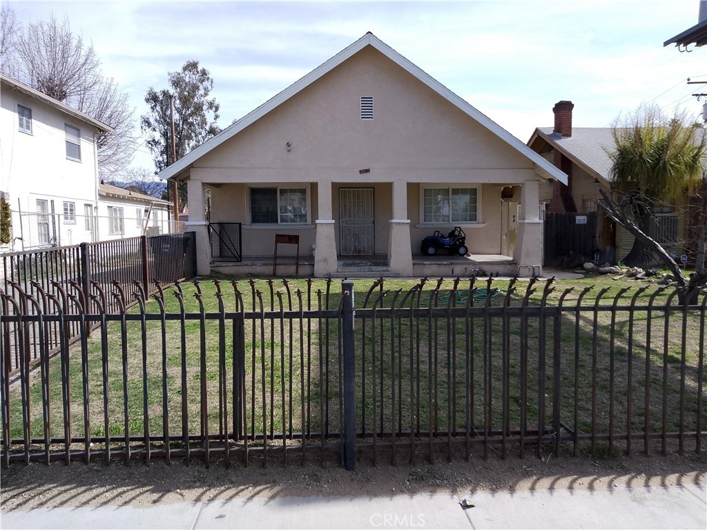1905 N E Street Property Photo 1