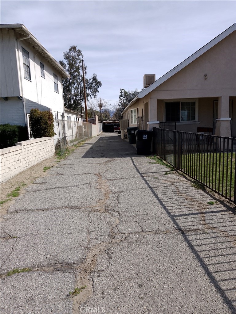 1905 N E Street Property Photo 10