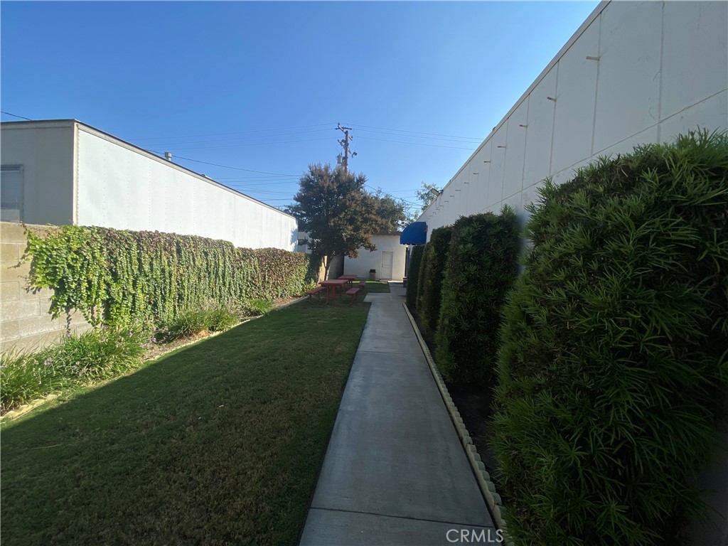 730 E Foothill Boulevard Property Photo