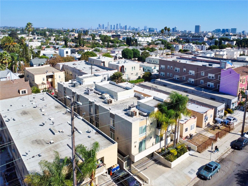 856 N Van Ness Avenue 3 Property Photo