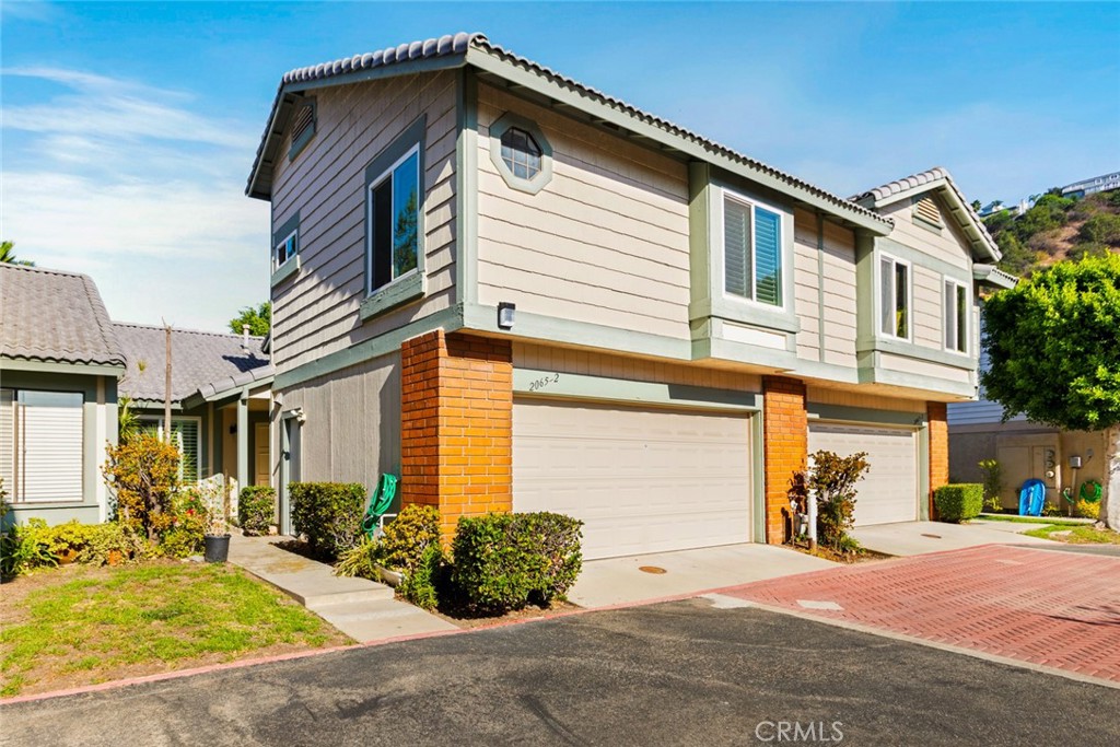 2065 Shannon Court 2 Property Photo