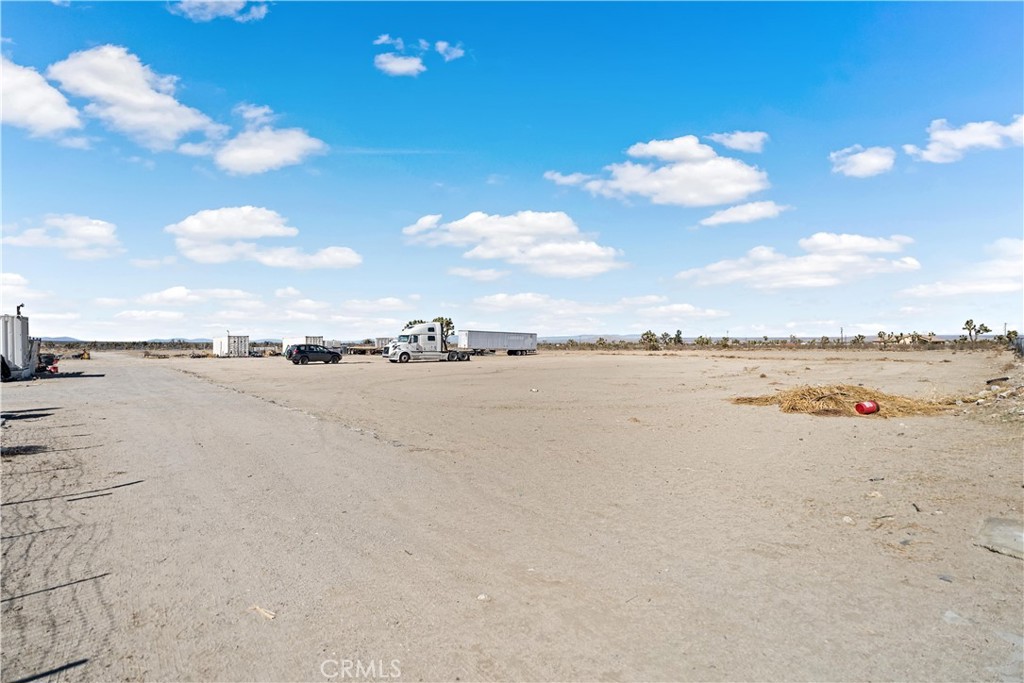 12702 Pine Tree Road Property Photo 27