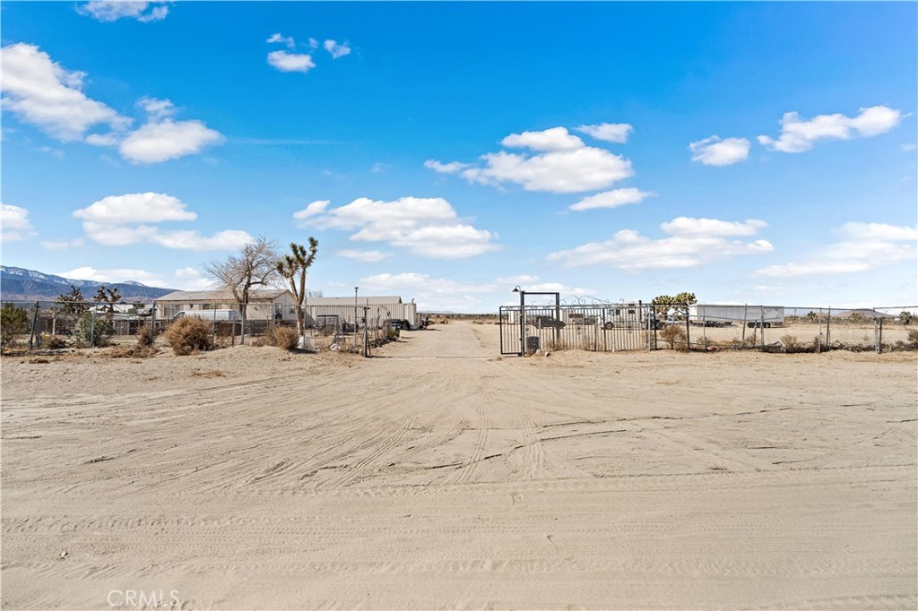 12702 Pine Tree Road Property Photo 29