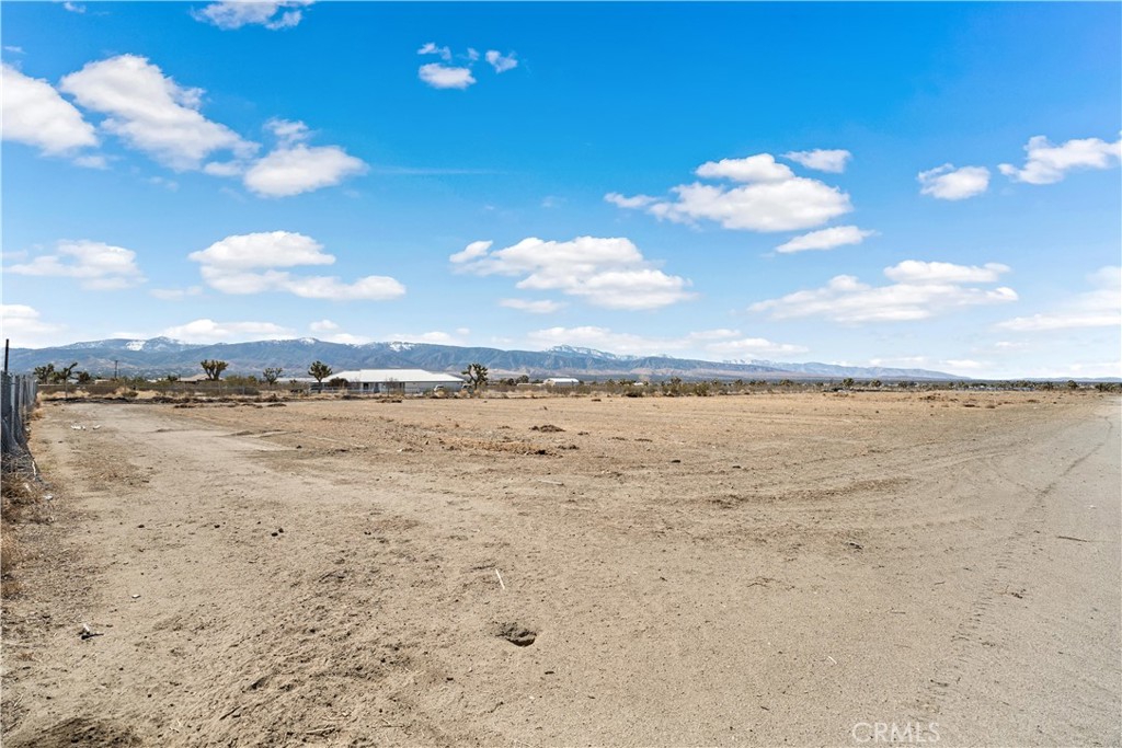 12702 Pine Tree Road Property Photo 37