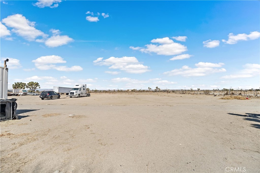 12702 Pine Tree Road Property Photo 39