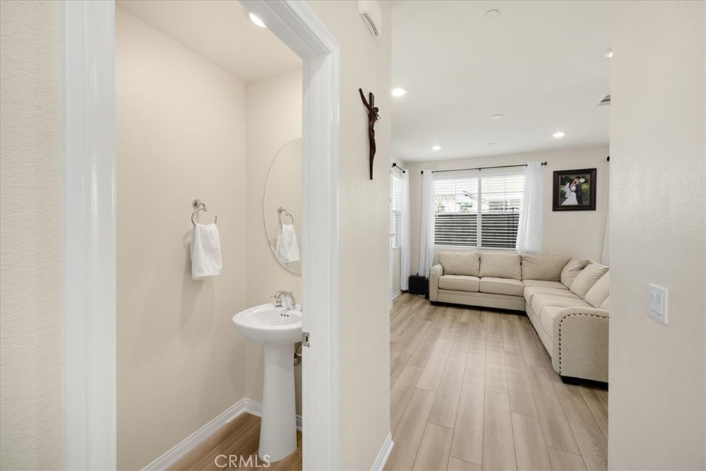 16510 Monteviejo Street Property Photo 3