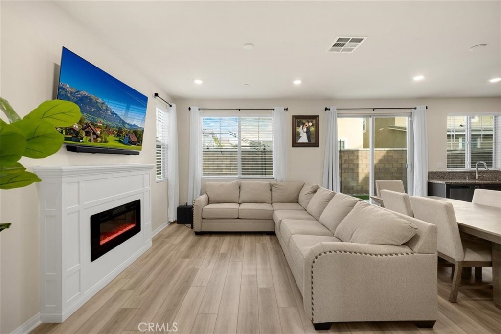 16510 Monteviejo Street Property Photo 4