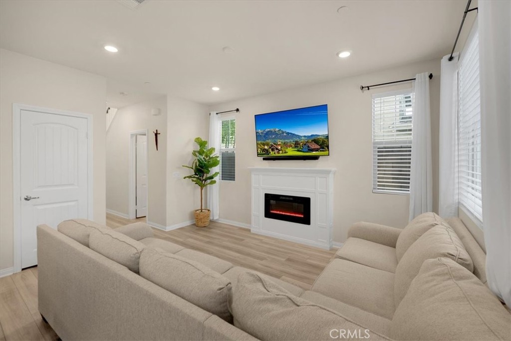 16510 Monteviejo Street Property Photo 11