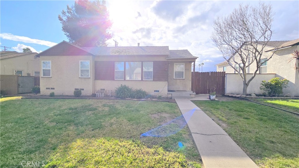 873 N 9th Avenue Property Photo