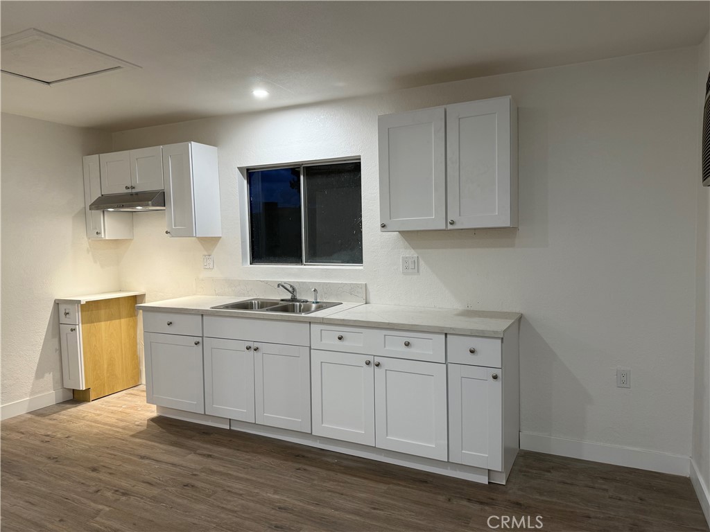1354 W King Street Property Photo 5