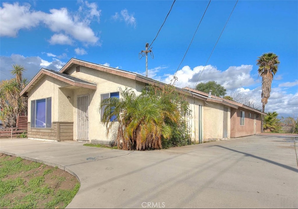 9787 Cedar Avenue Property Photo