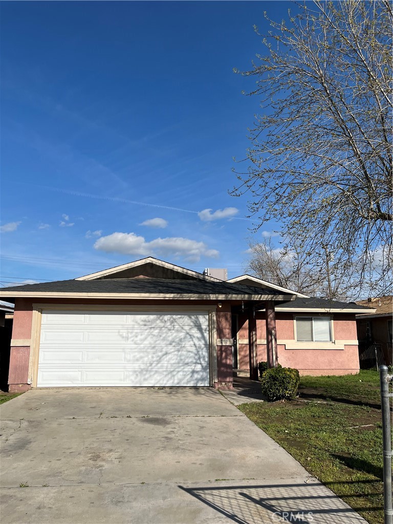 207 Clyde Street Property Photo