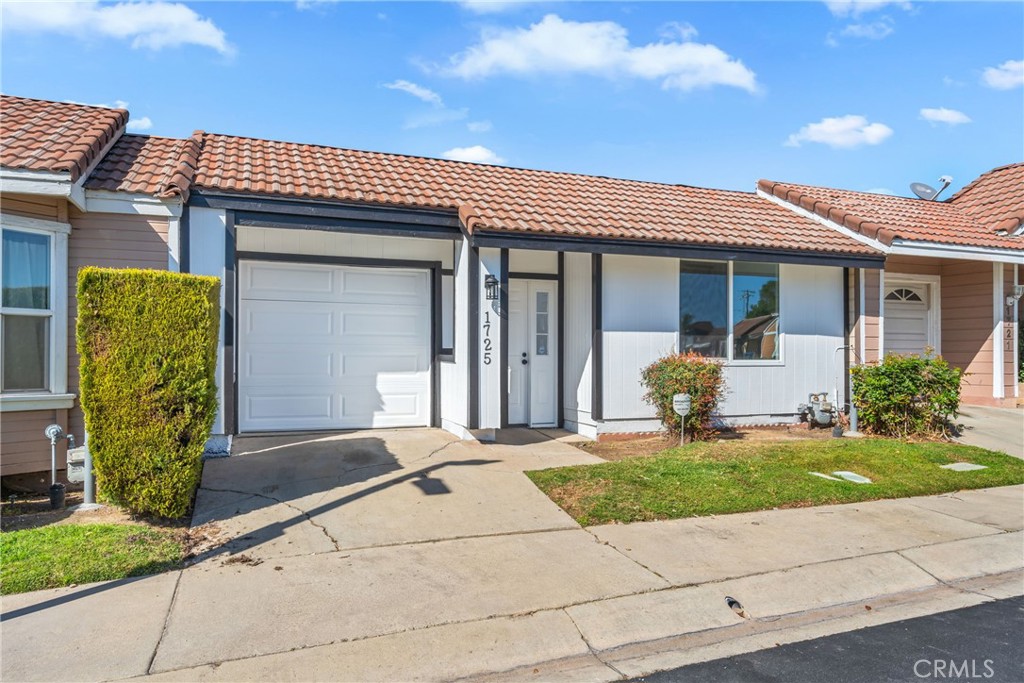 1725 Home Property Photo