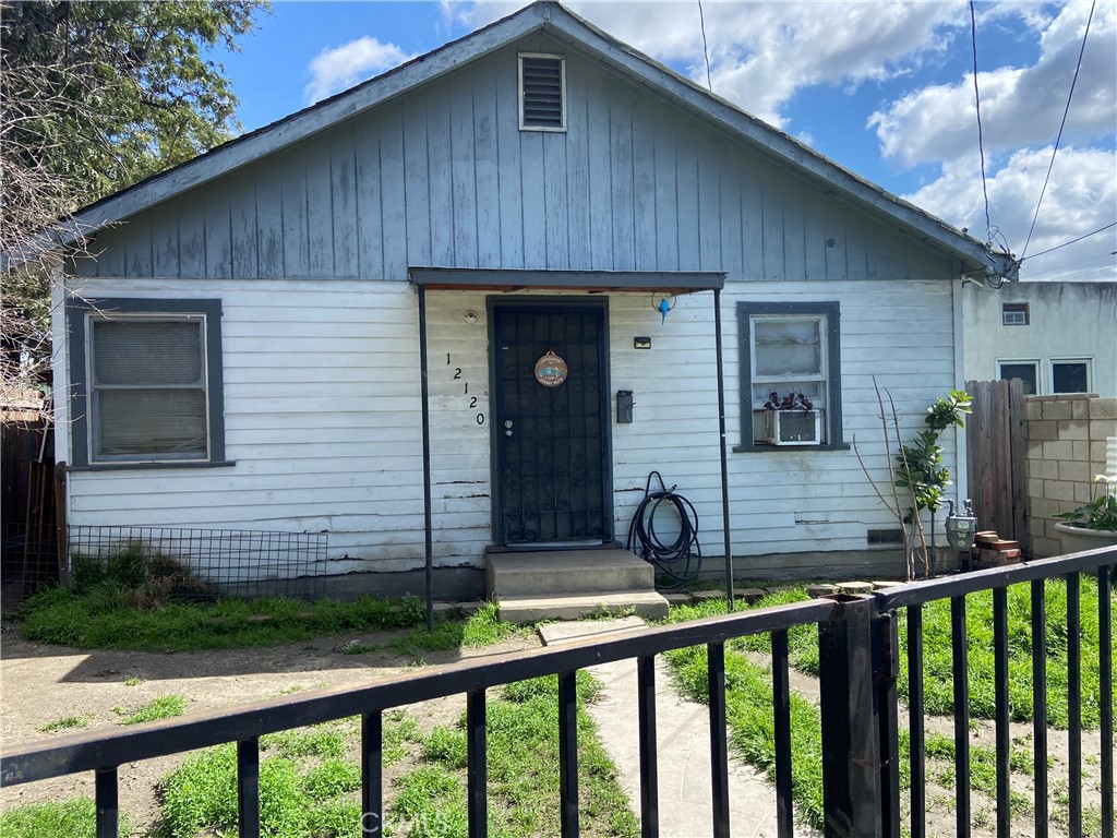 12120 S Willowbrook Avenue Property Photo