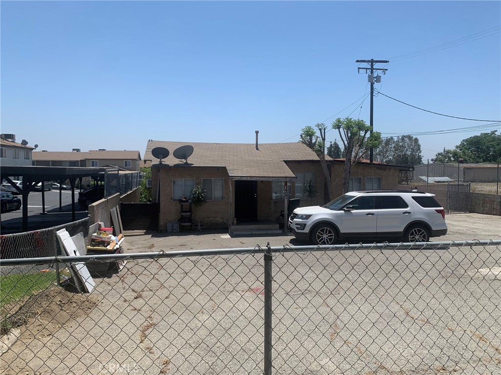 17405 Arrow Boulevard Property Photo 2