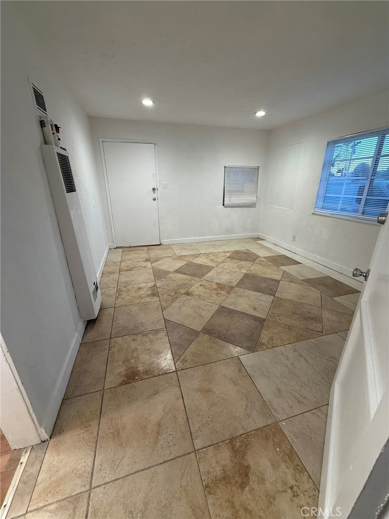 17405 Arrow Boulevard Property Photo 4