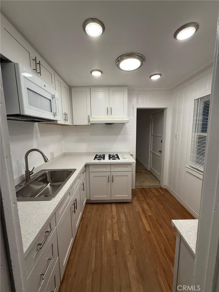 17405 Arrow Boulevard Property Photo 6