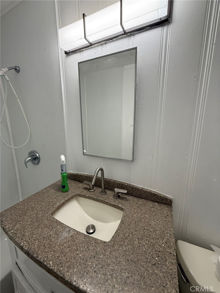 17405 Arrow Boulevard Property Photo 12