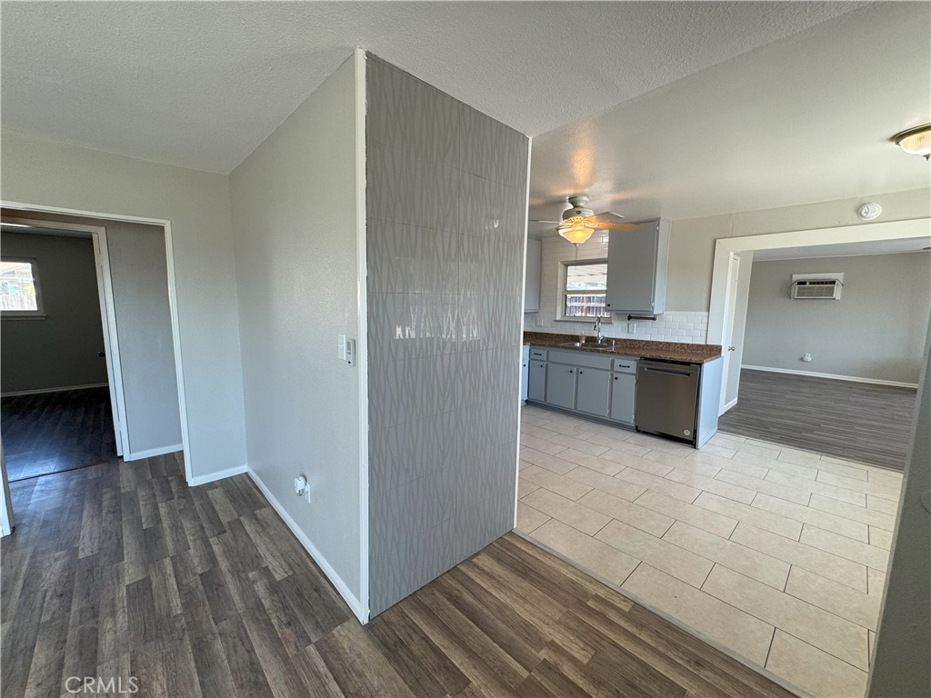 27334 Hibiscus Street Property Photo 5