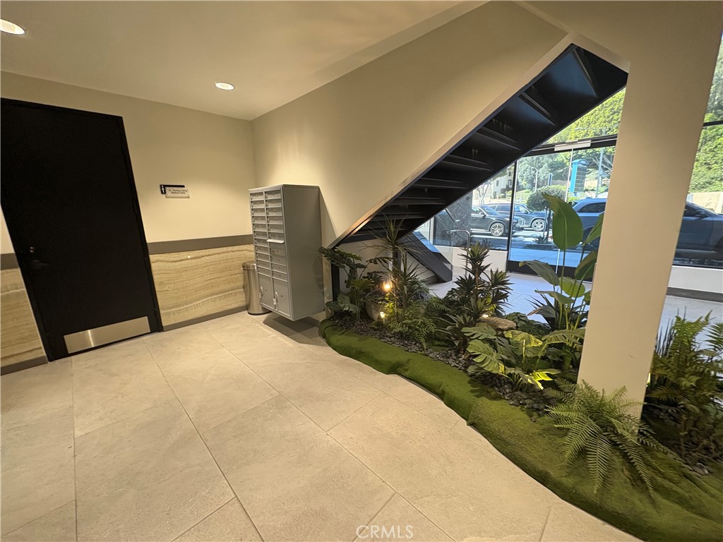 328 S Atlantic Boulevard 201 Property Photo 4