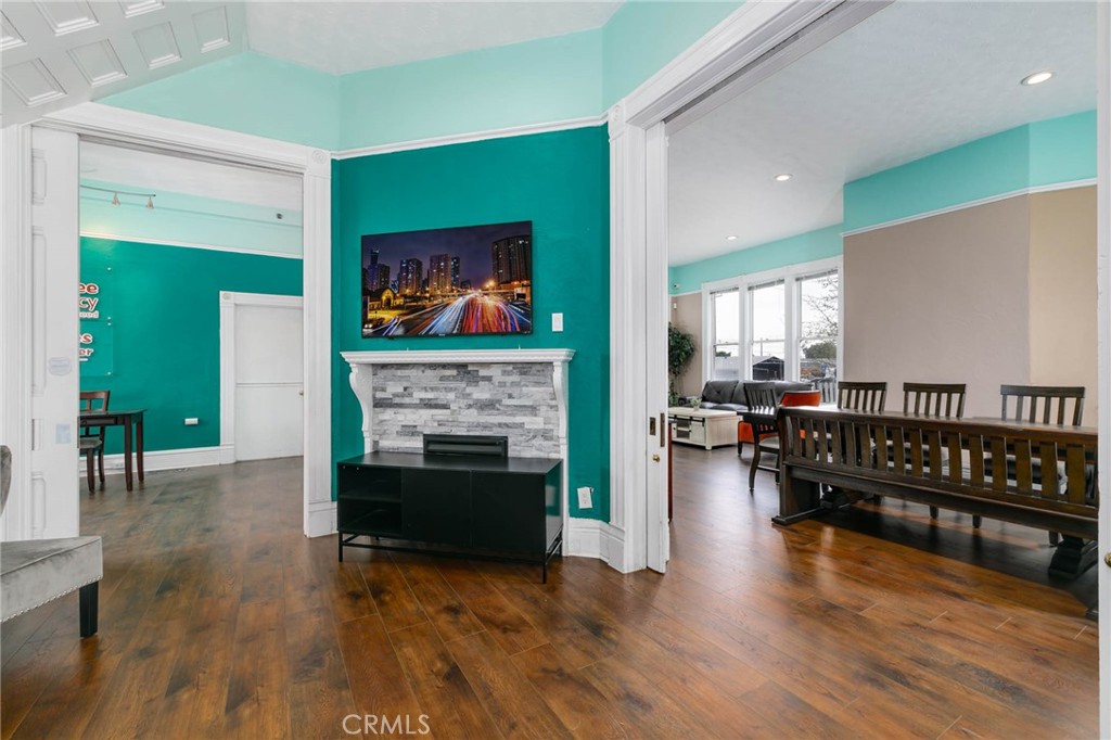 961 W Holt Boulevard Property Photo 7