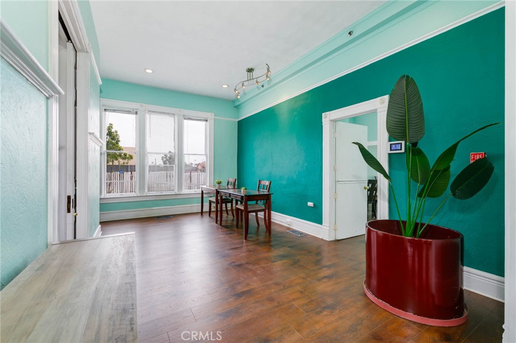 961 W Holt Boulevard Property Photo 14