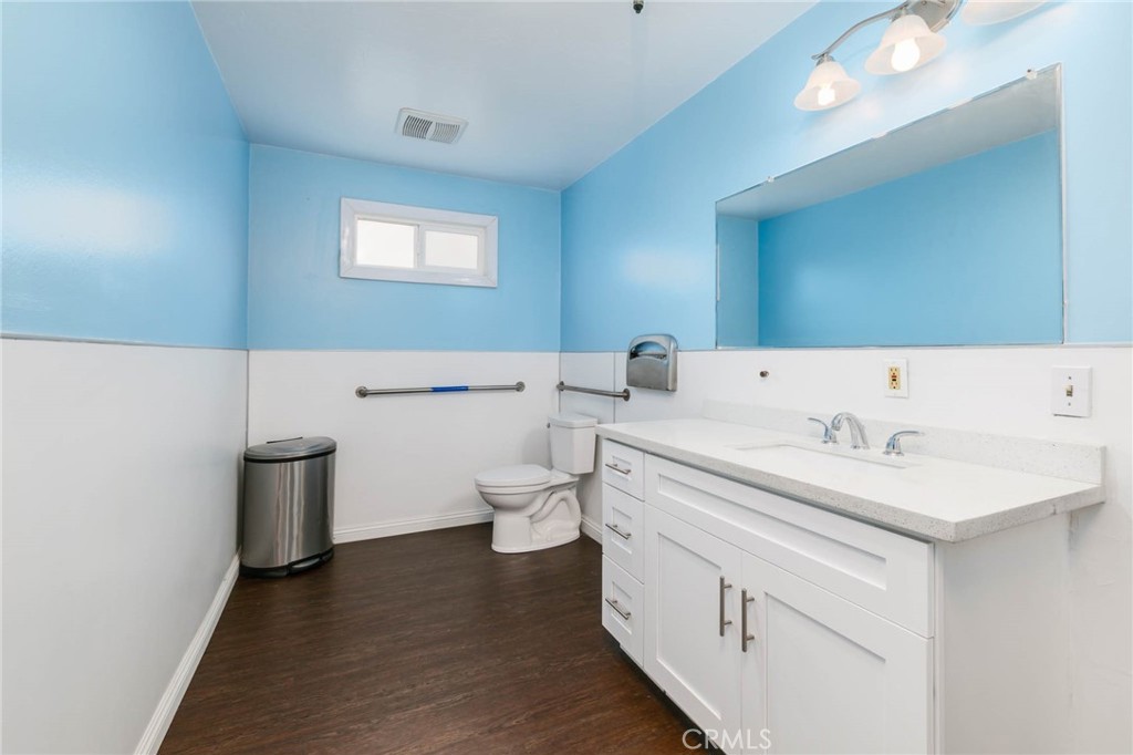 961 W Holt Boulevard Property Photo 19