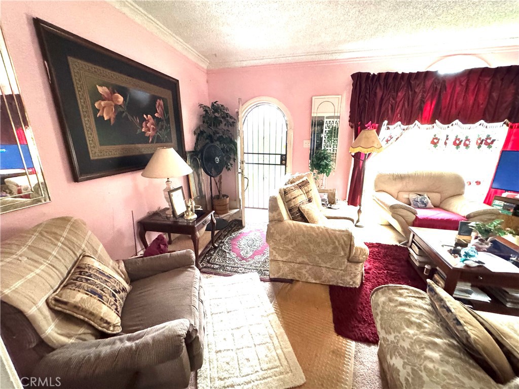 3940 S Wilton Place Property Photo 3