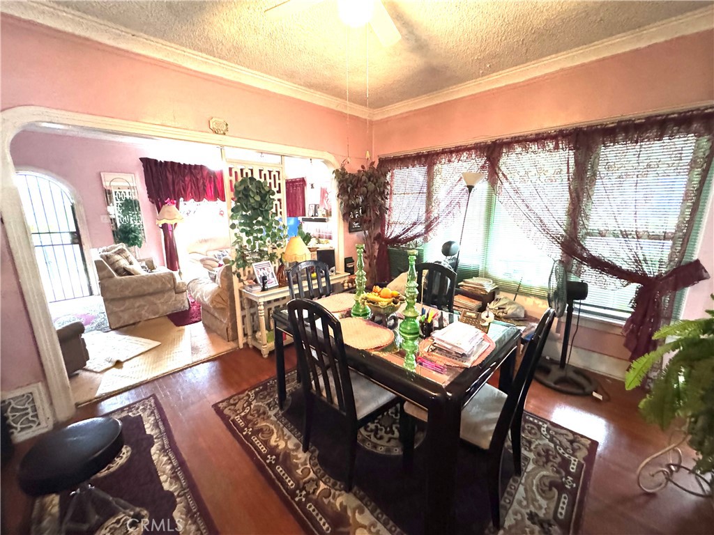 3940 S Wilton Place Property Photo 5
