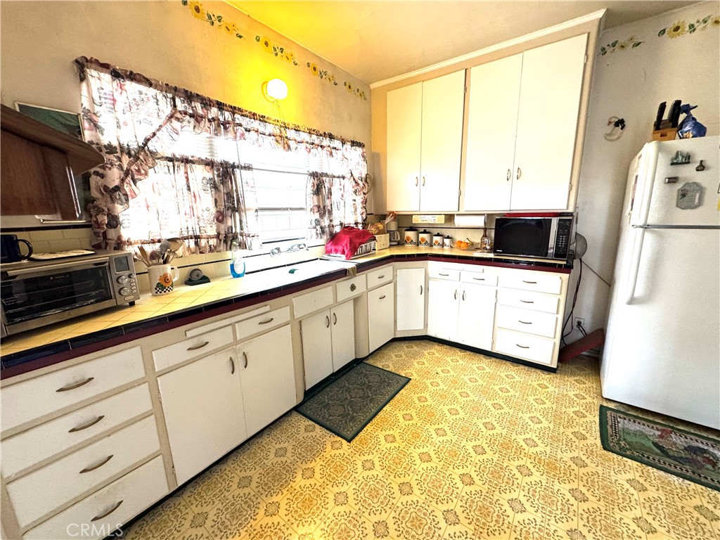3940 S Wilton Place Property Photo 8