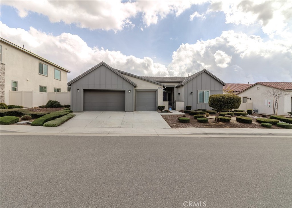 1475 Ellerg Way Property Photo 1