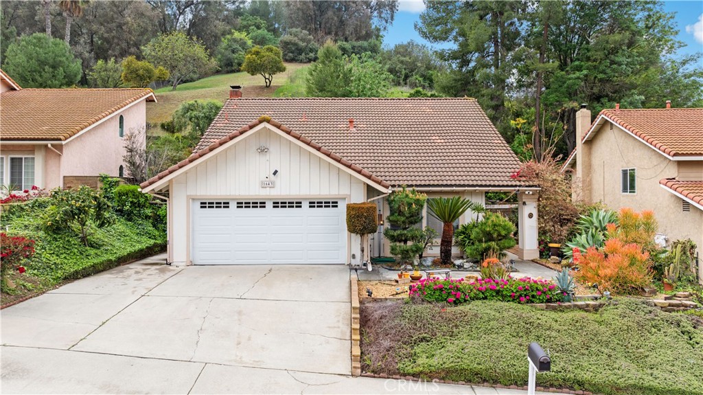 1643 Bronze Knoll Road Property Photo 1