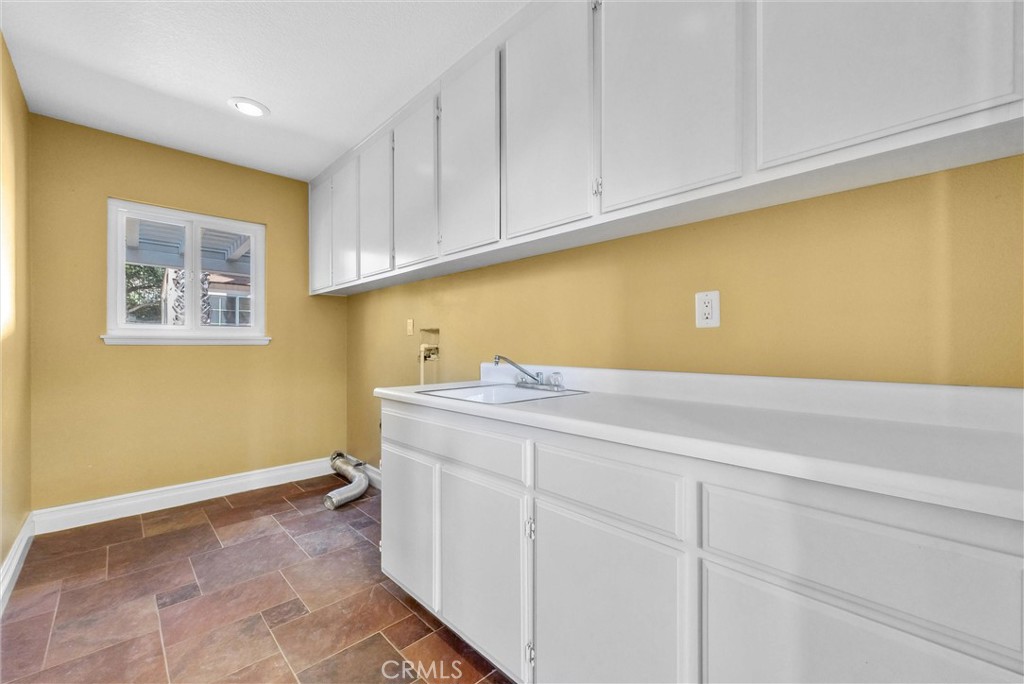 1 El Vecino Place Property Photo 14