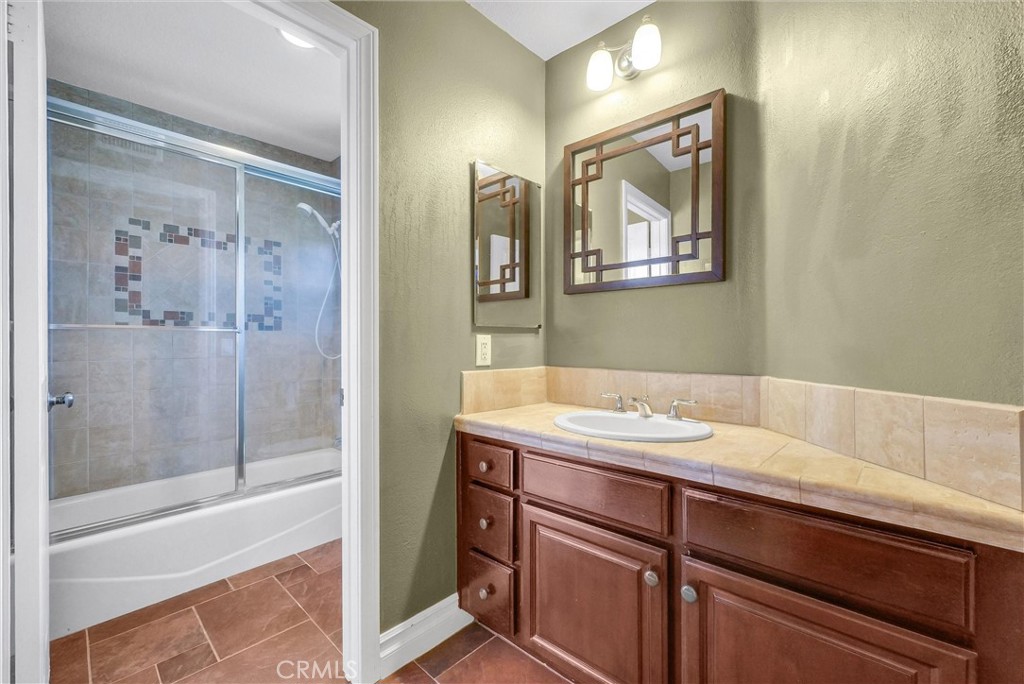 1 El Vecino Place Property Photo 34